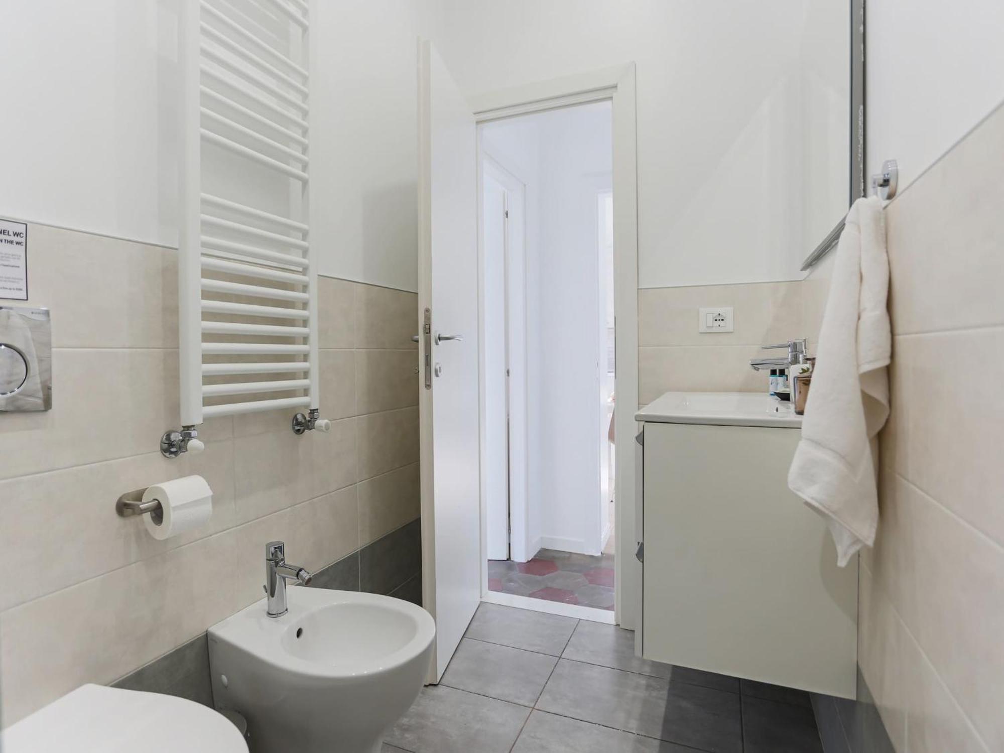 The Best Rent - Spacious Two Bedrooms Apartment Near Porta Romana Milan Bagian luar foto