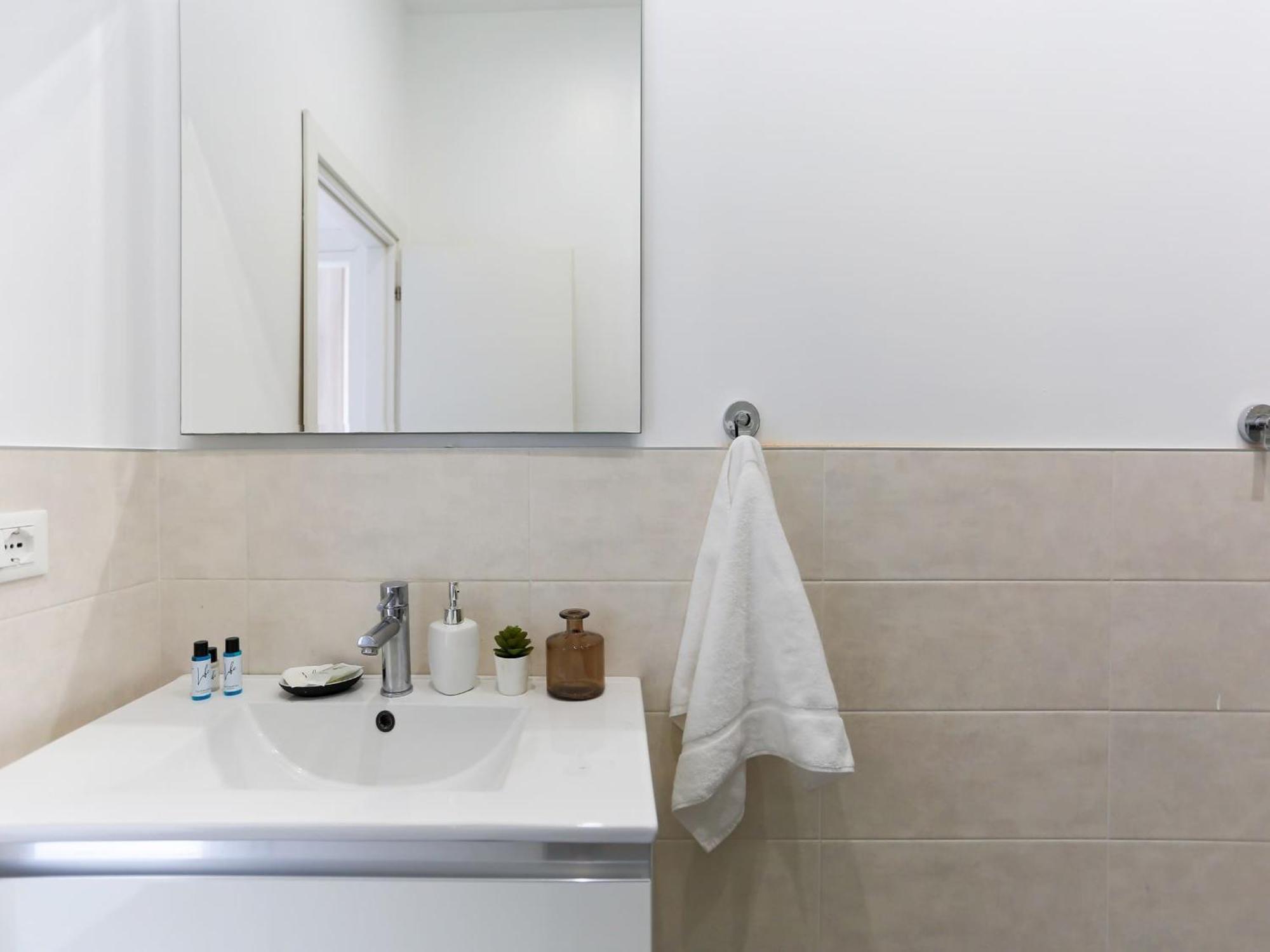The Best Rent - Spacious Two Bedrooms Apartment Near Porta Romana Milan Bagian luar foto