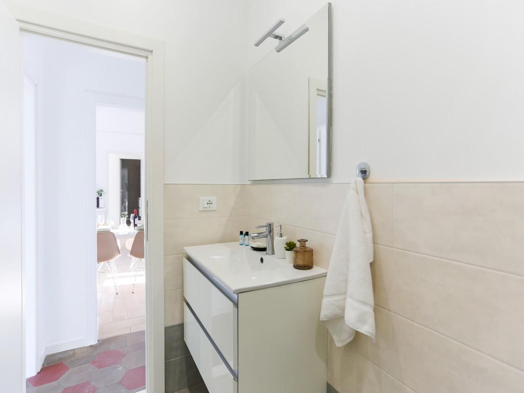 The Best Rent - Spacious Two Bedrooms Apartment Near Porta Romana Milan Bagian luar foto
