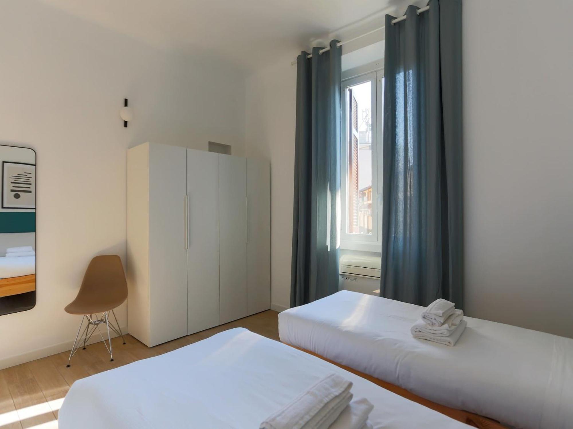 The Best Rent - Spacious Two Bedrooms Apartment Near Porta Romana Milan Bagian luar foto